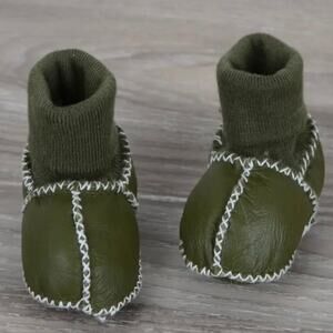 New  leather, lined baby winter shoes Size 3